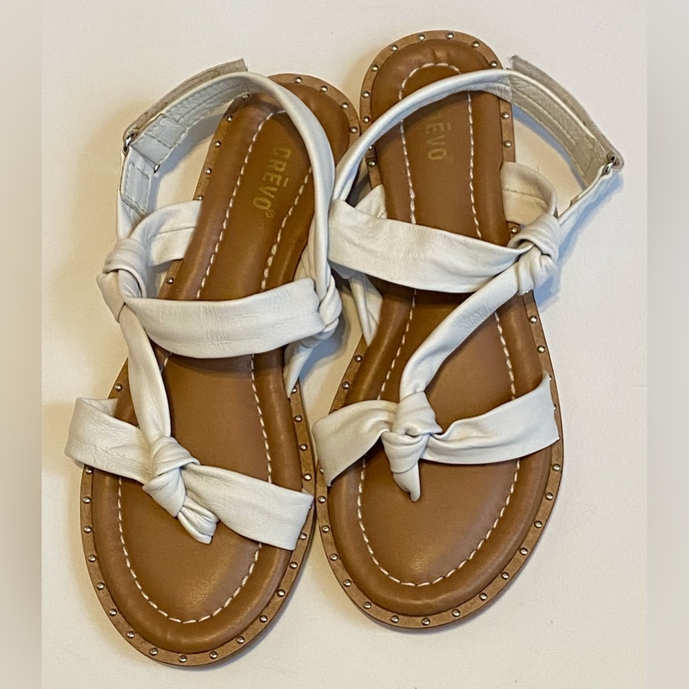 Crevo Women's White Knotted Sandals
